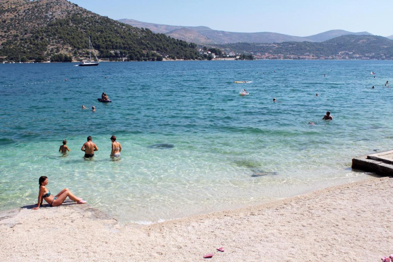 Apartments With A Parking Space Marina, Trogir - 11554 外观 照片